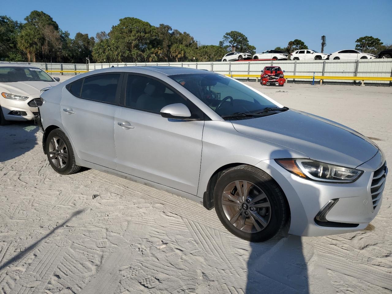 2018 HYUNDAI ELANTRA SE - Image 4