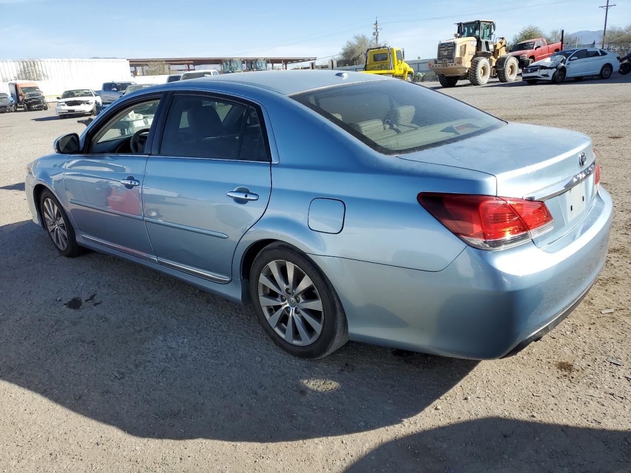 2011 TOYOTA AVALON BAS - Image 2