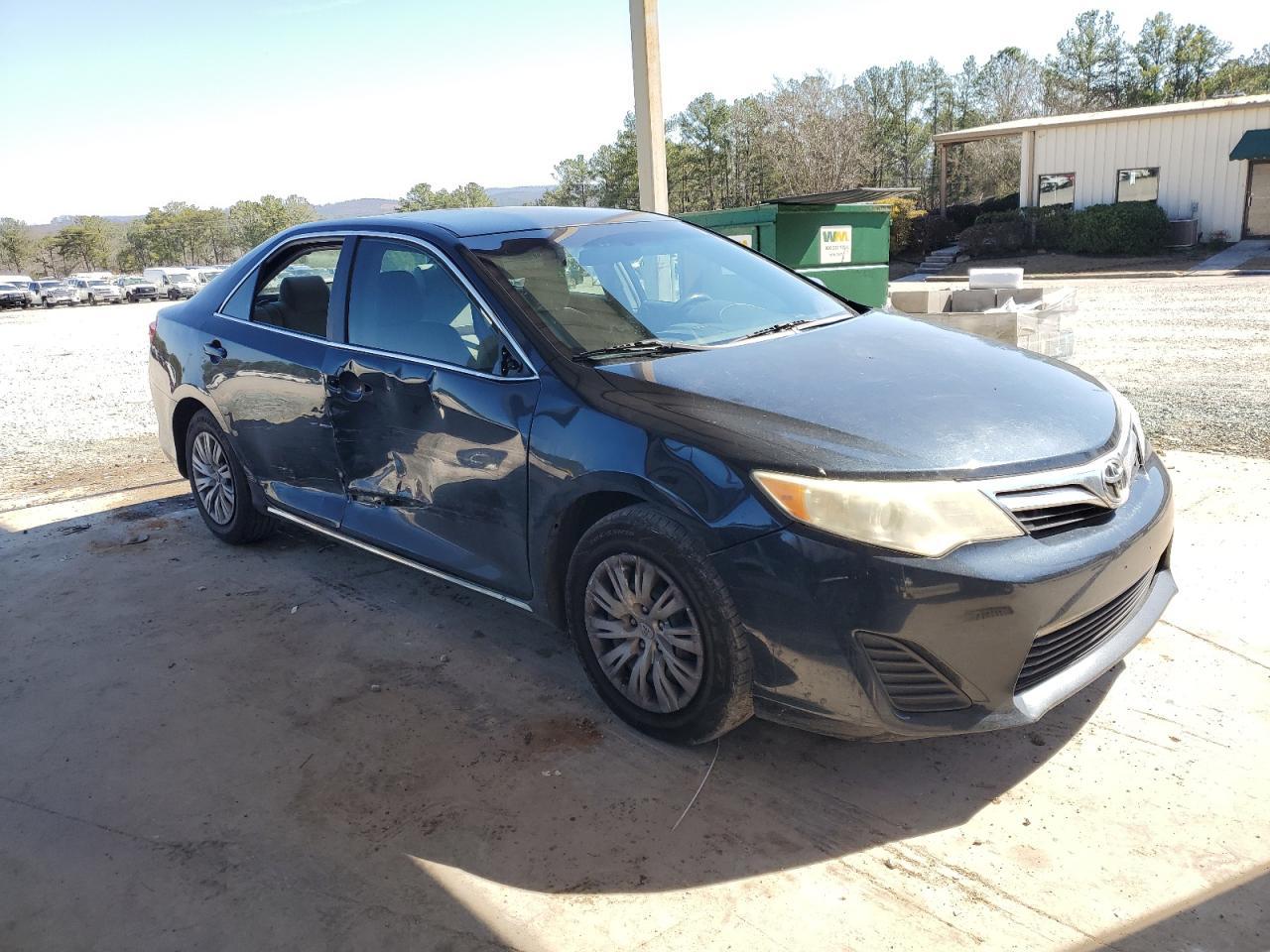 2014 TOYOTA CAMRY L - Image 4