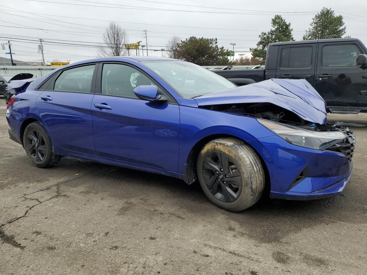 2023 HYUNDAI ELANTRA SE - Фото 4