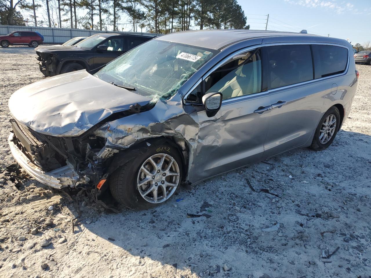 2017 CHRYSLER PACIFICA L