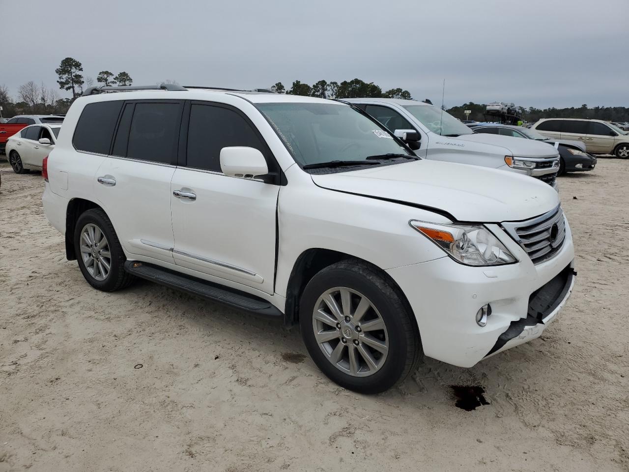 2011 LEXUS LX 570 - Фото 4