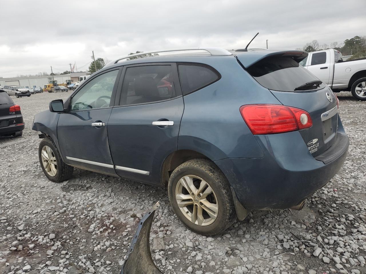 2013 NISSAN ROGUE S - Фото 2