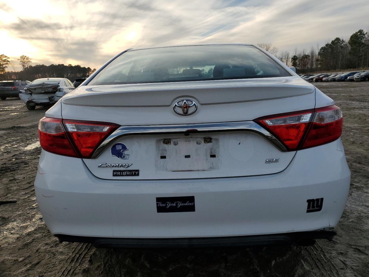 2017 TOYOTA CAMRY LE - Фото 6