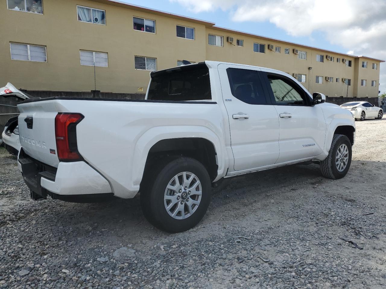 2024 TOYOTA TACOMA DOU - Фото 3