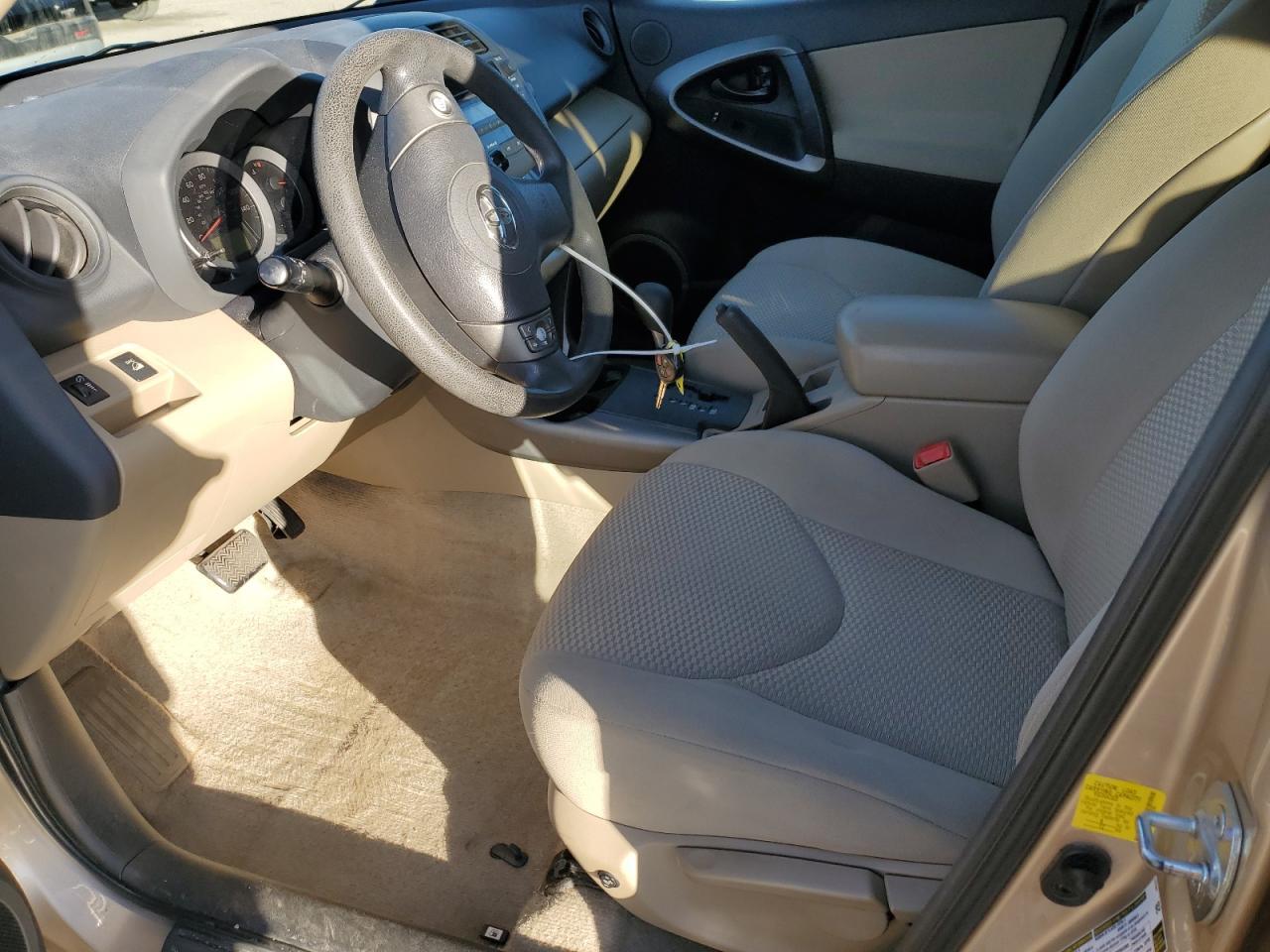 2011 TOYOTA RAV4 - Image 7