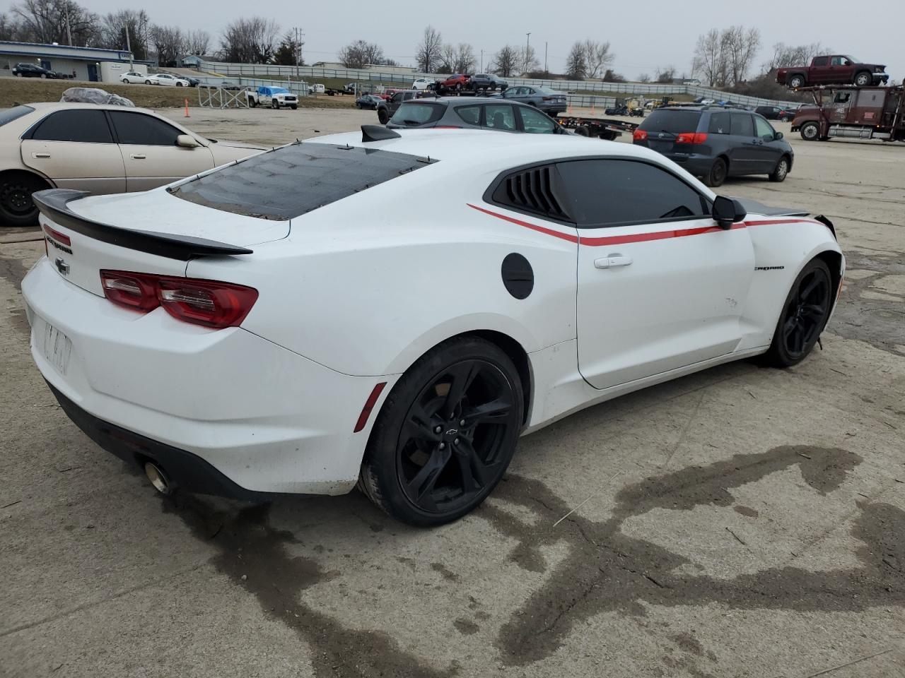 2021 CHEVROLET CAMARO LS - Фото 3