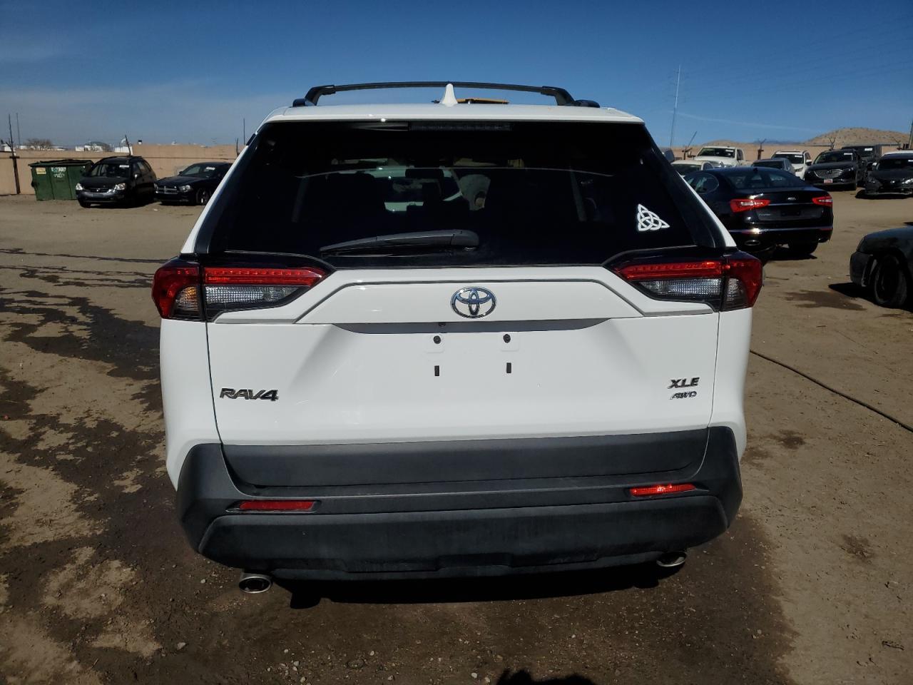 2022 TOYOTA RAV4 XLE - Фото 6