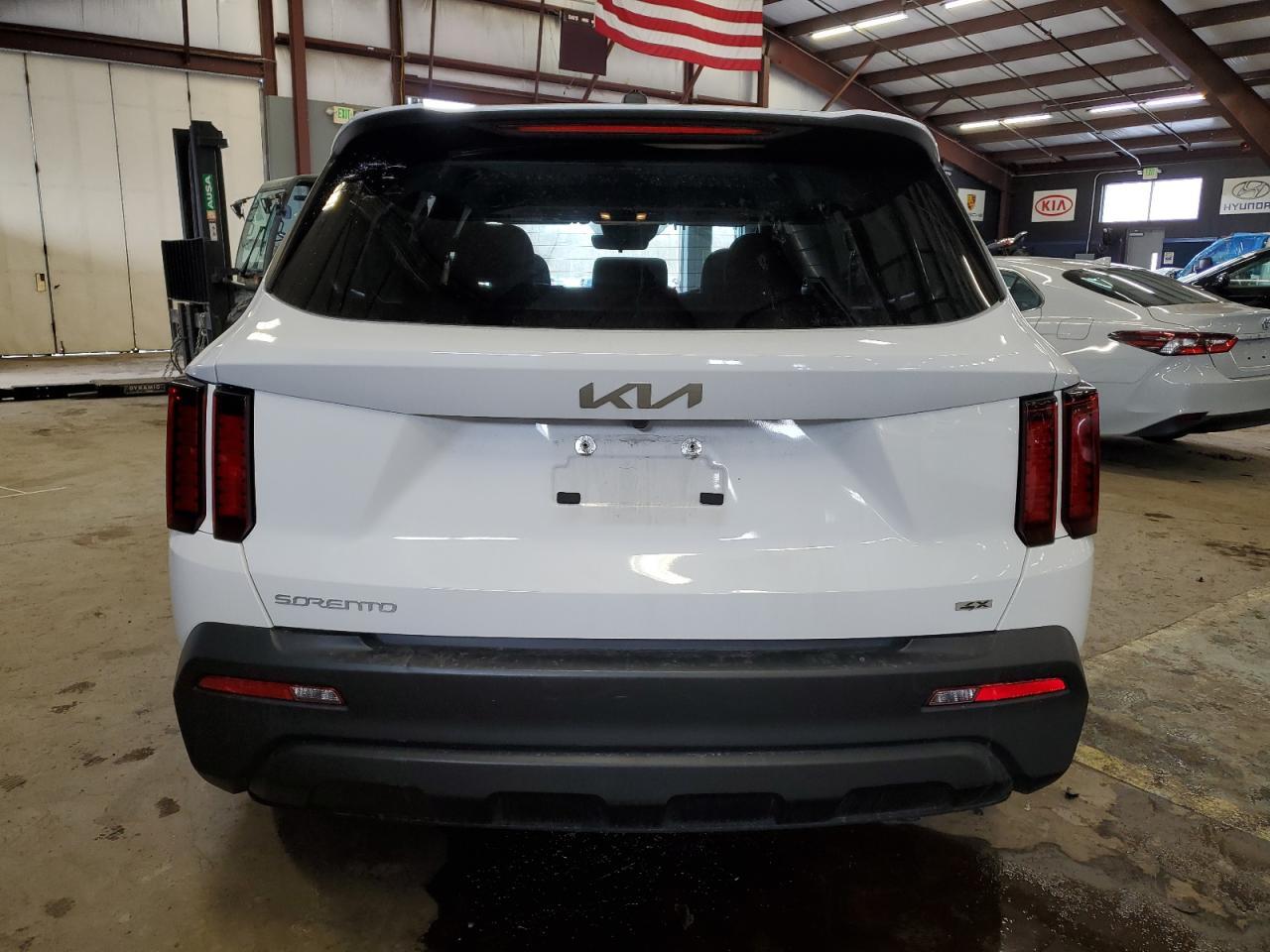 2023 KIA SORENTO LX - Image 6