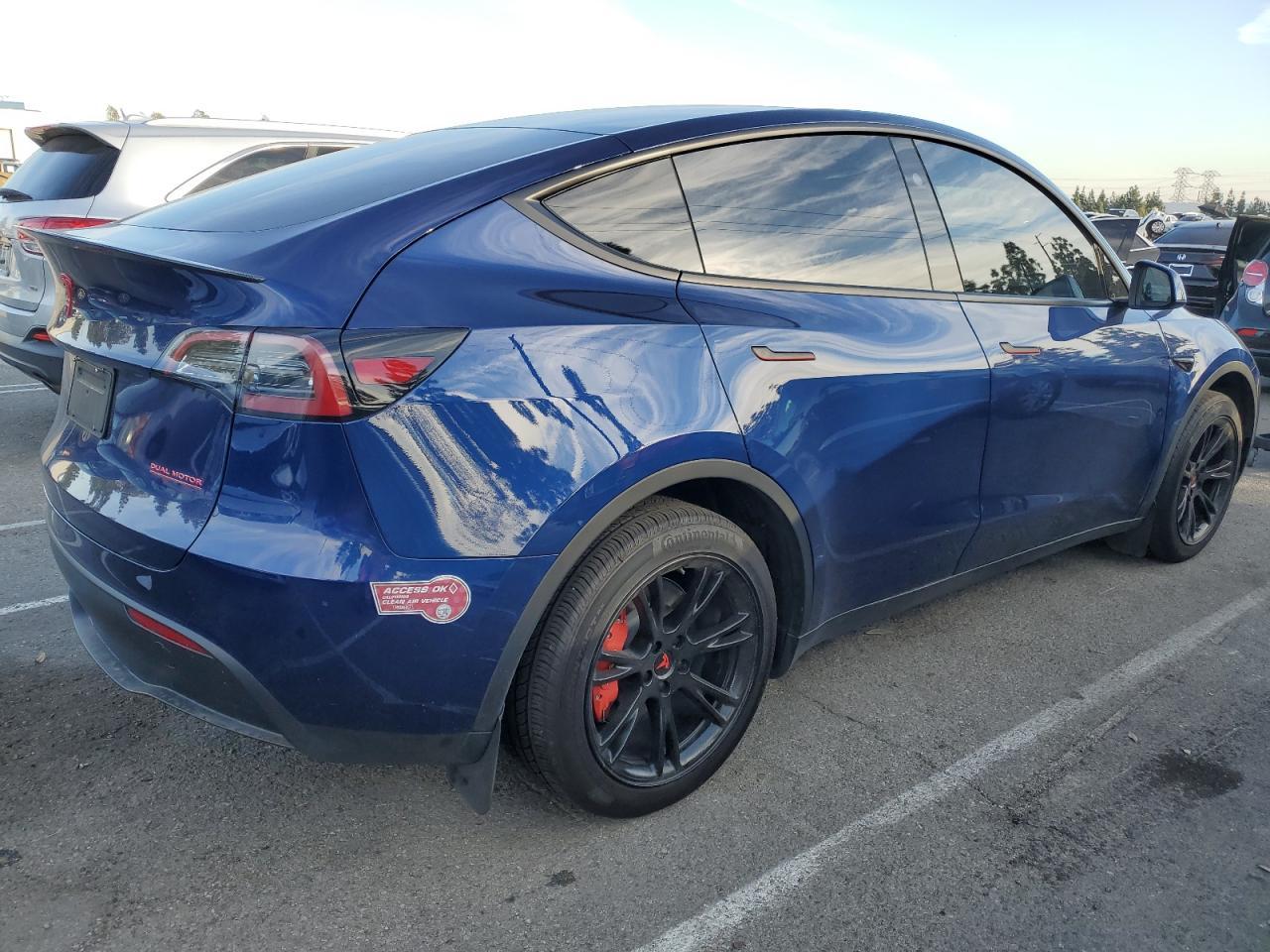 2024 TESLA MODEL Y - Image 3