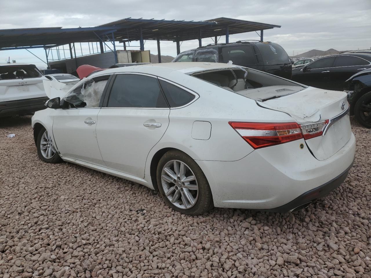 2015 TOYOTA AVALON XLE - Image 2