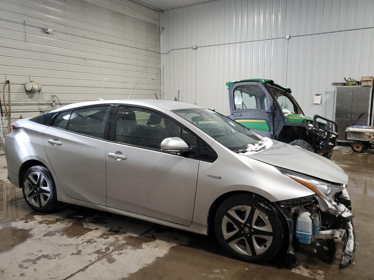 2016 TOYOTA PRIUS - Фото 4