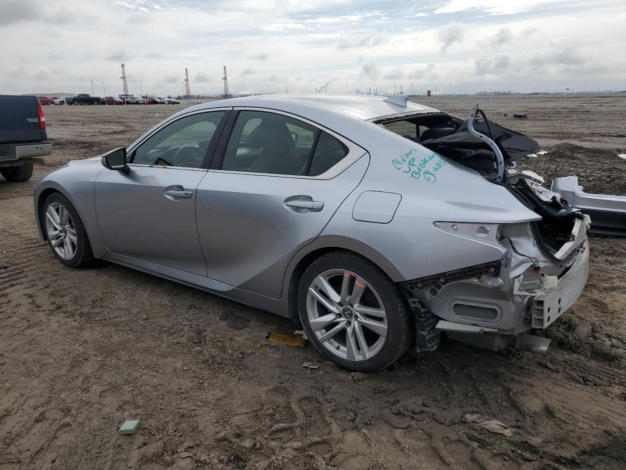 2021 LEXUS IS 300 - Фото 2