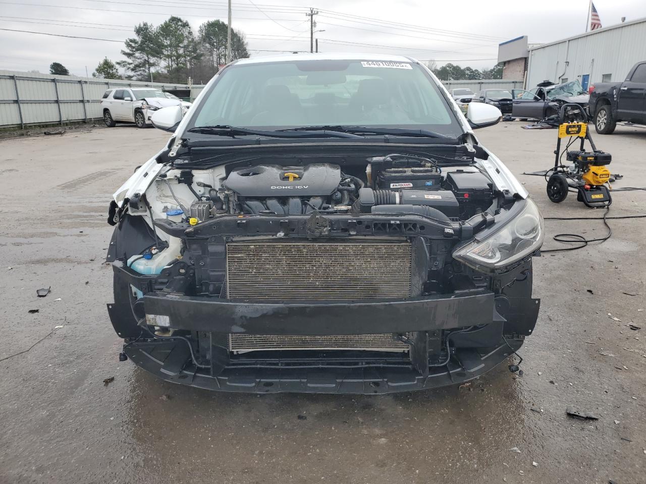 2017 HYUNDAI ELANTRA SE - Image 5