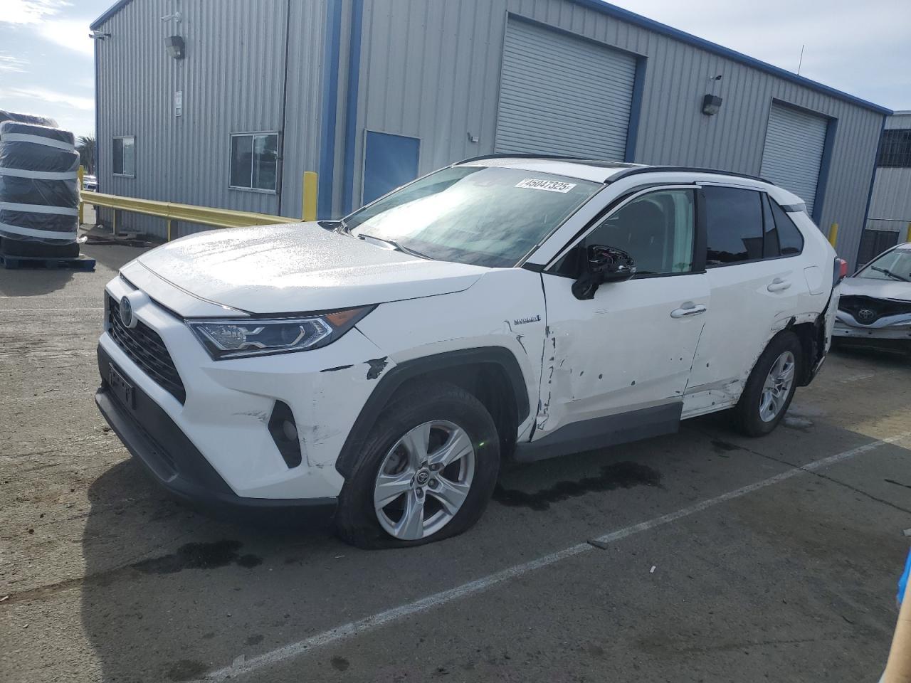 2020 TOYOTA RAV4 XLE