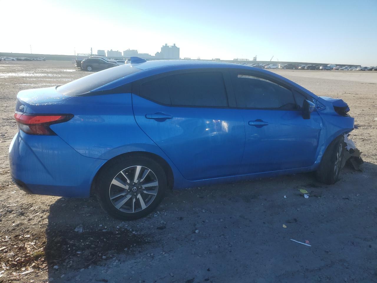2021 NISSAN VERSA SV - Фото 3
