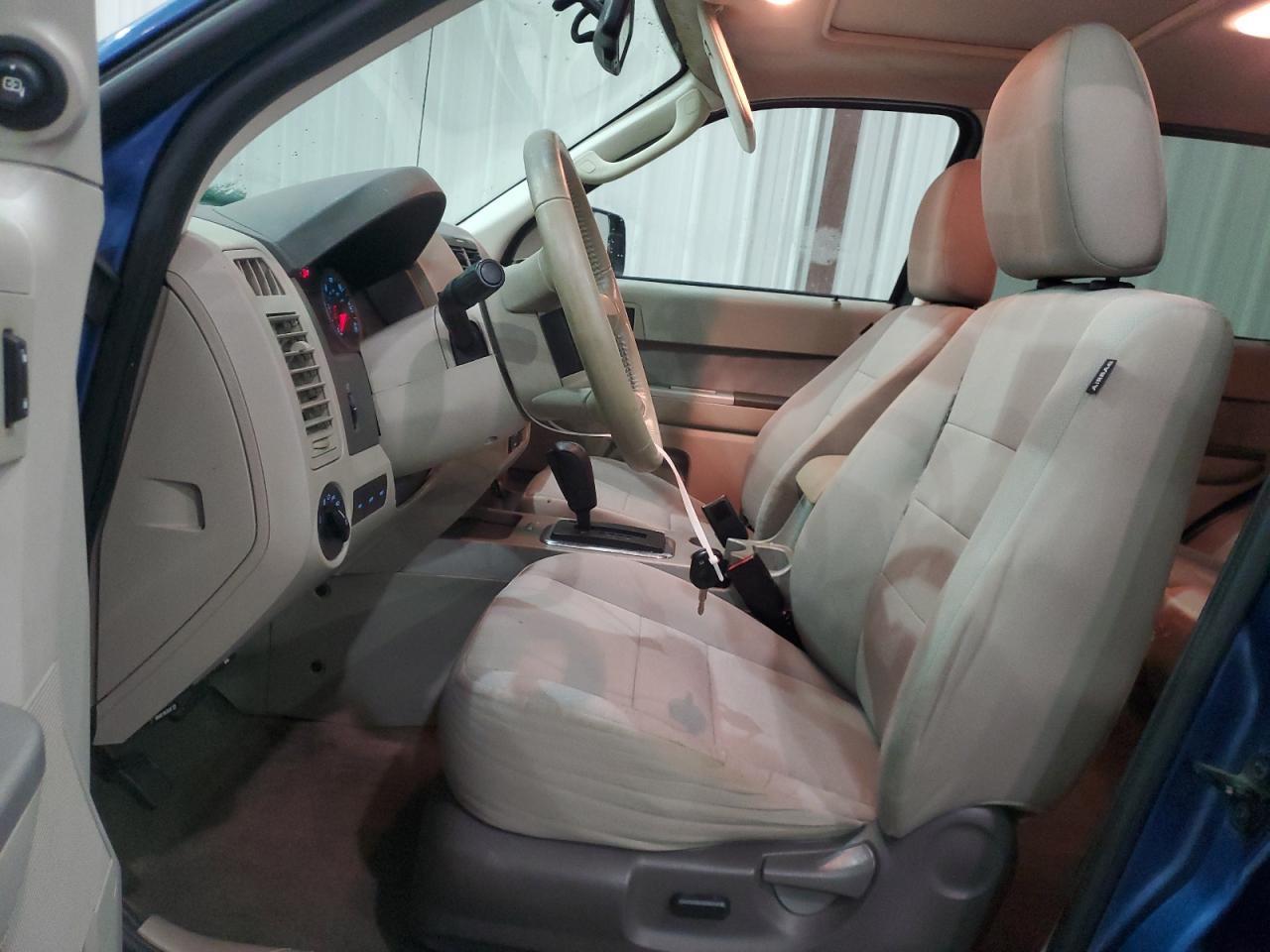 2010 FORD ESCAPE XLT - Image 7