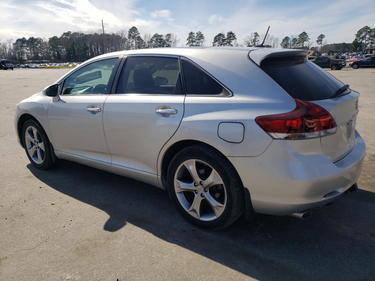 2013 TOYOTA VENZA LE - Фото 2