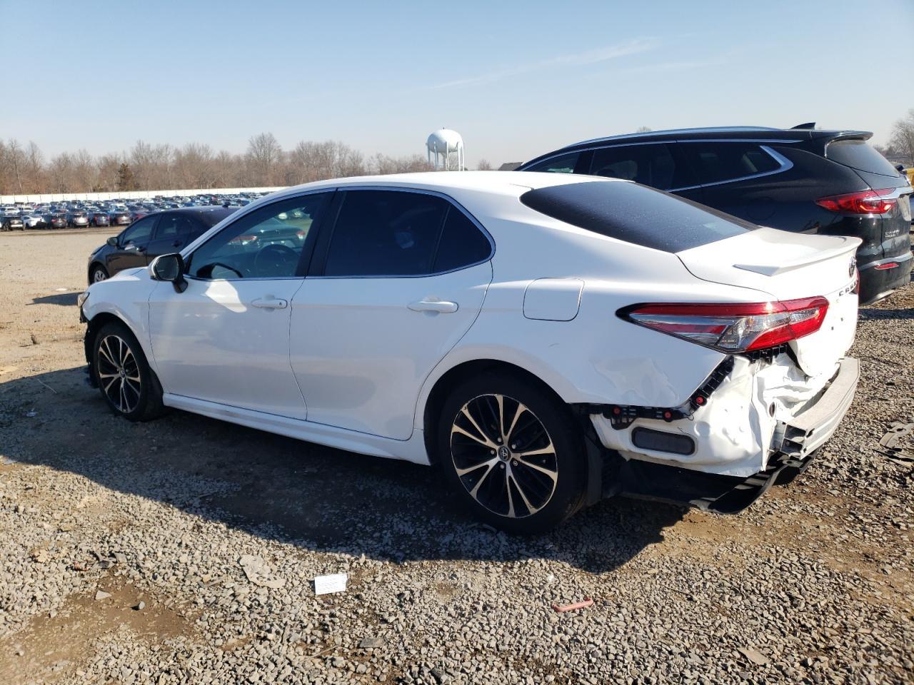 2018 TOYOTA CAMRY L - Фото 2