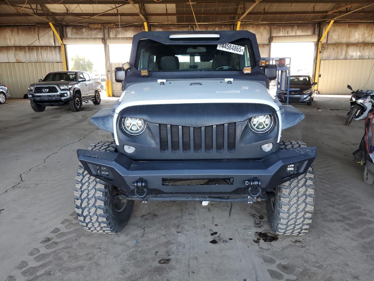 2017 JEEP WRANGLER U - Фото 5