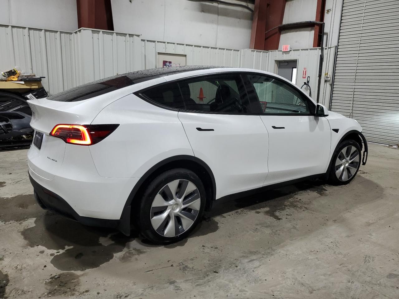 2023 TESLA MODEL Y - Image 3