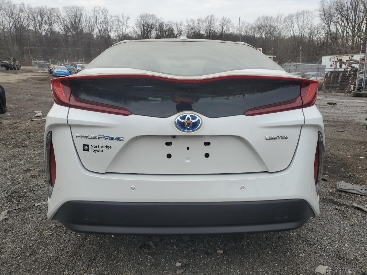 2022 TOYOTA PRIUS PRIM - Фото 6