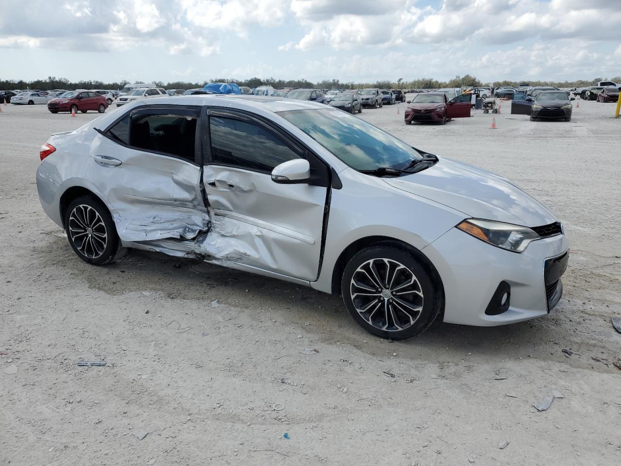 2016 TOYOTA COROLLA L - Фото 4