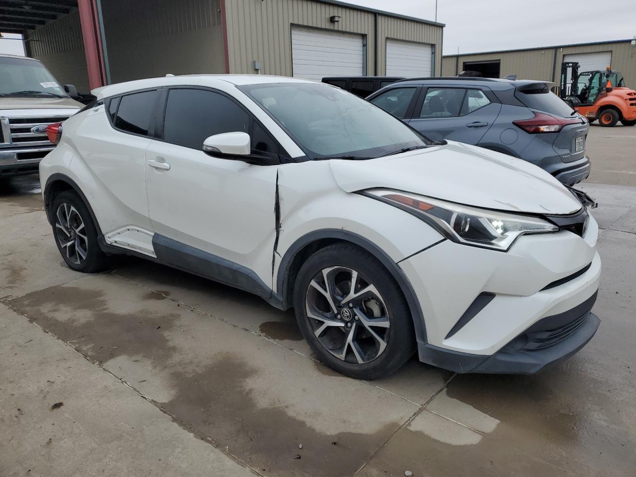 2018 TOYOTA C-HR XLE - Фото 4