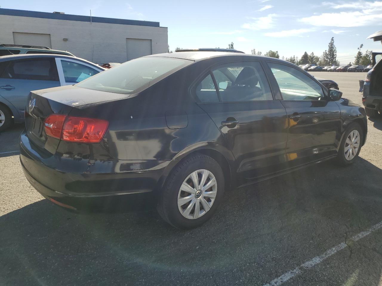2013 VOLKSWAGEN JETTA BASE - Image 3