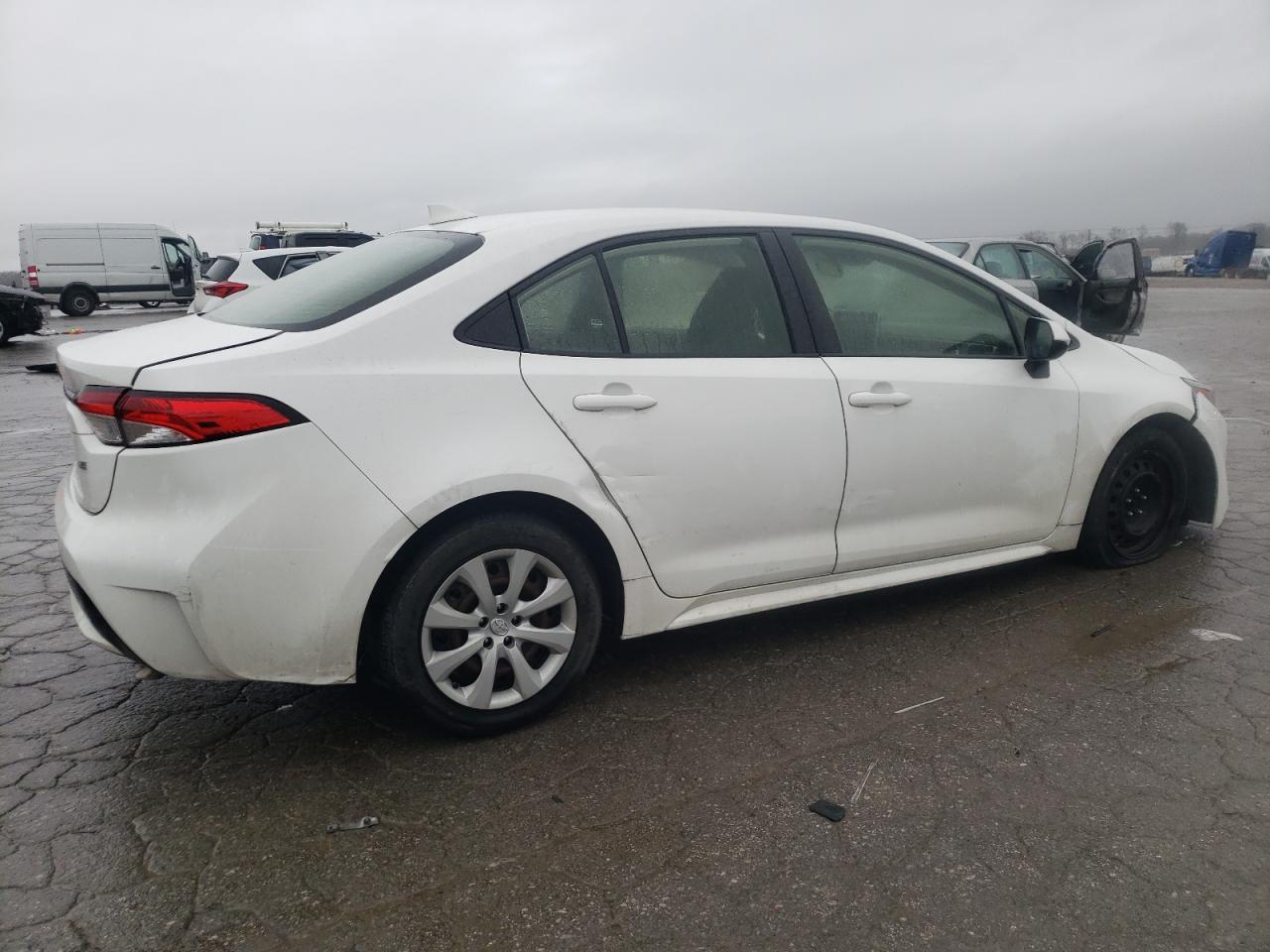 2021 TOYOTA COROLLA LE - Фото 3