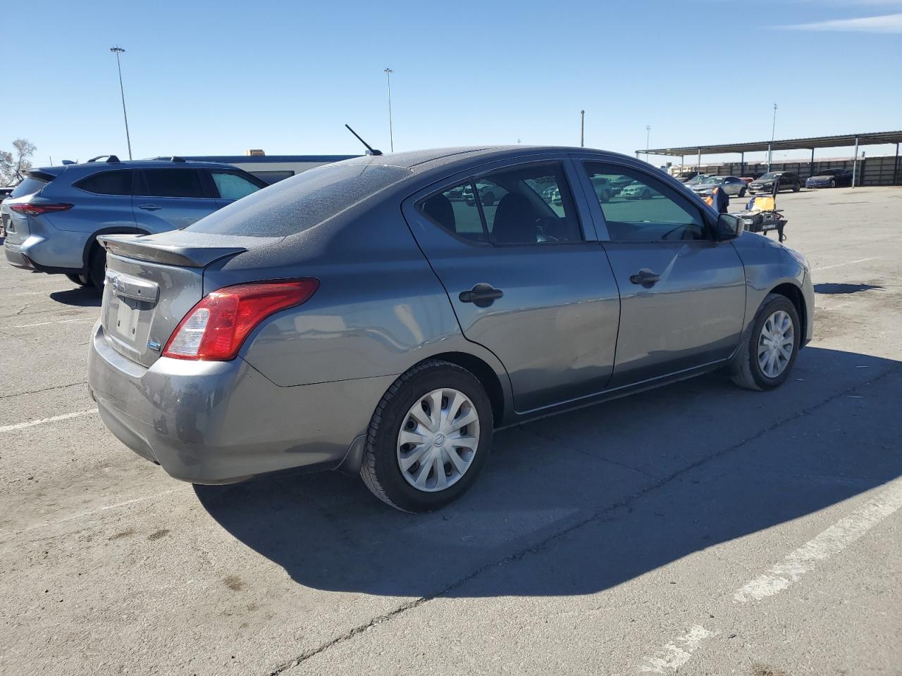 2016 NISSAN VERSA S - Фото 3