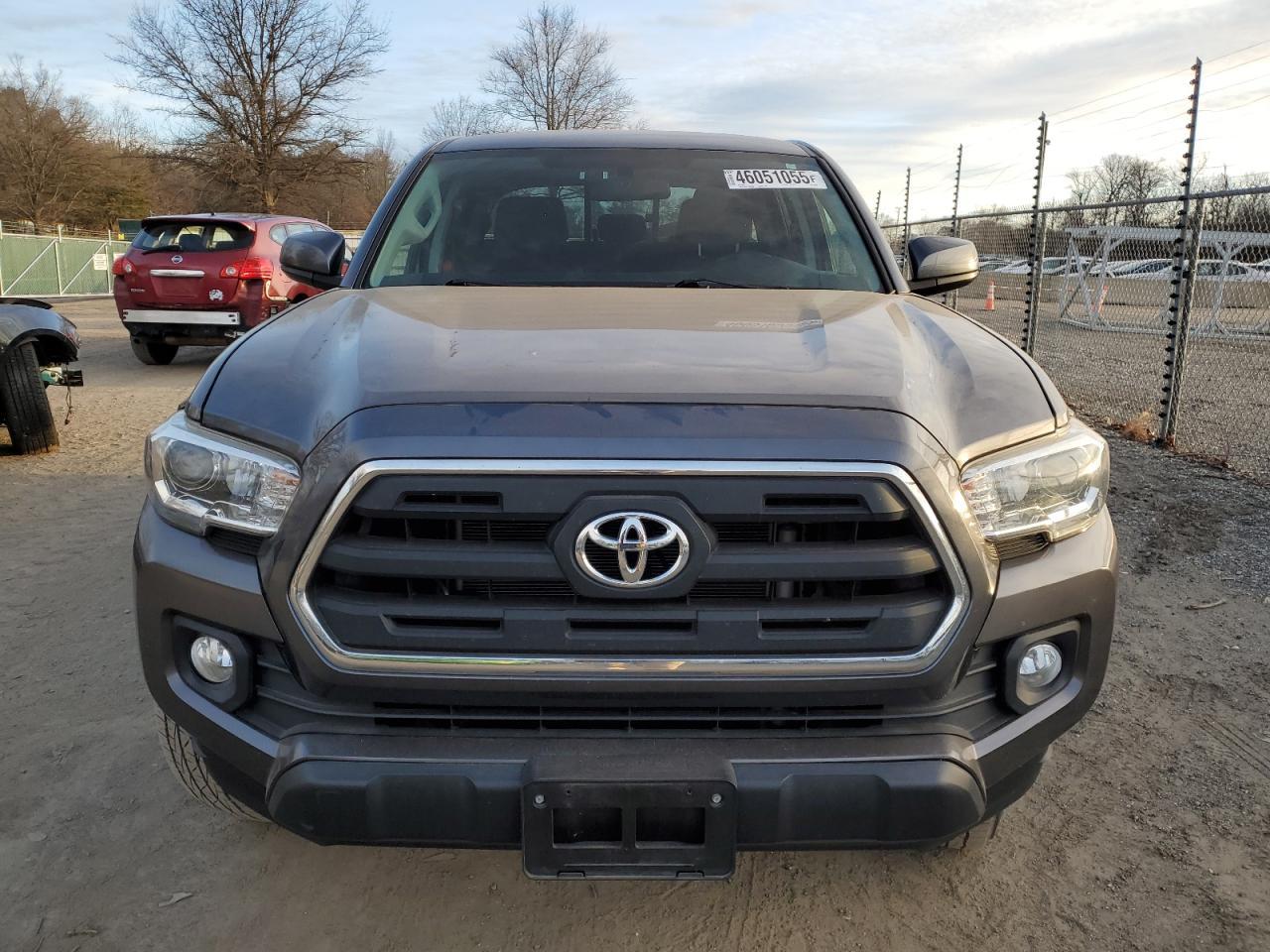 2017 TOYOTA TACOMA DOU - Фото 5