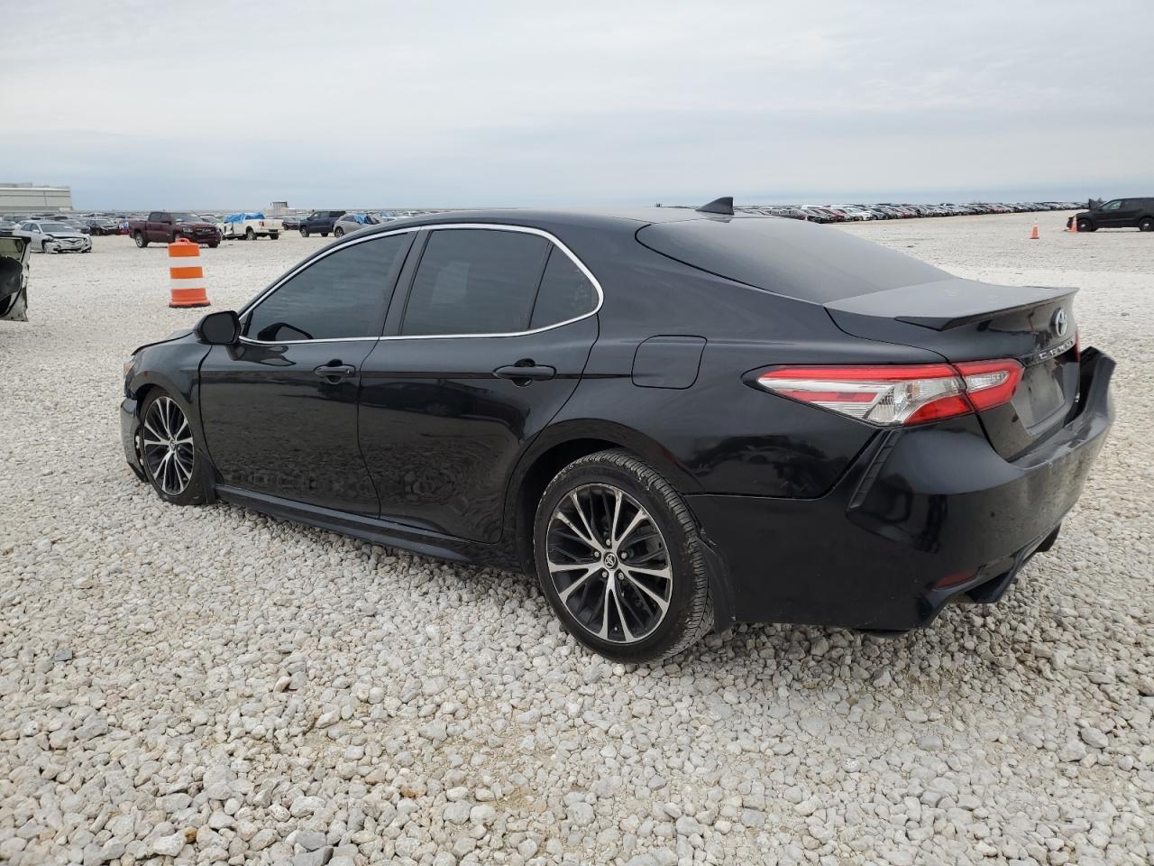 2019 TOYOTA CAMRY L - Фото 2