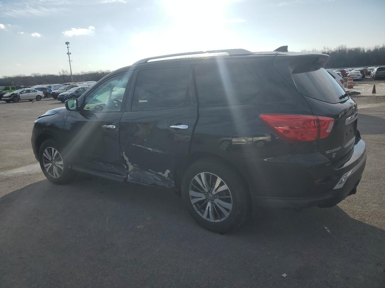 2019 NISSAN PATHFINDER - Фото 2