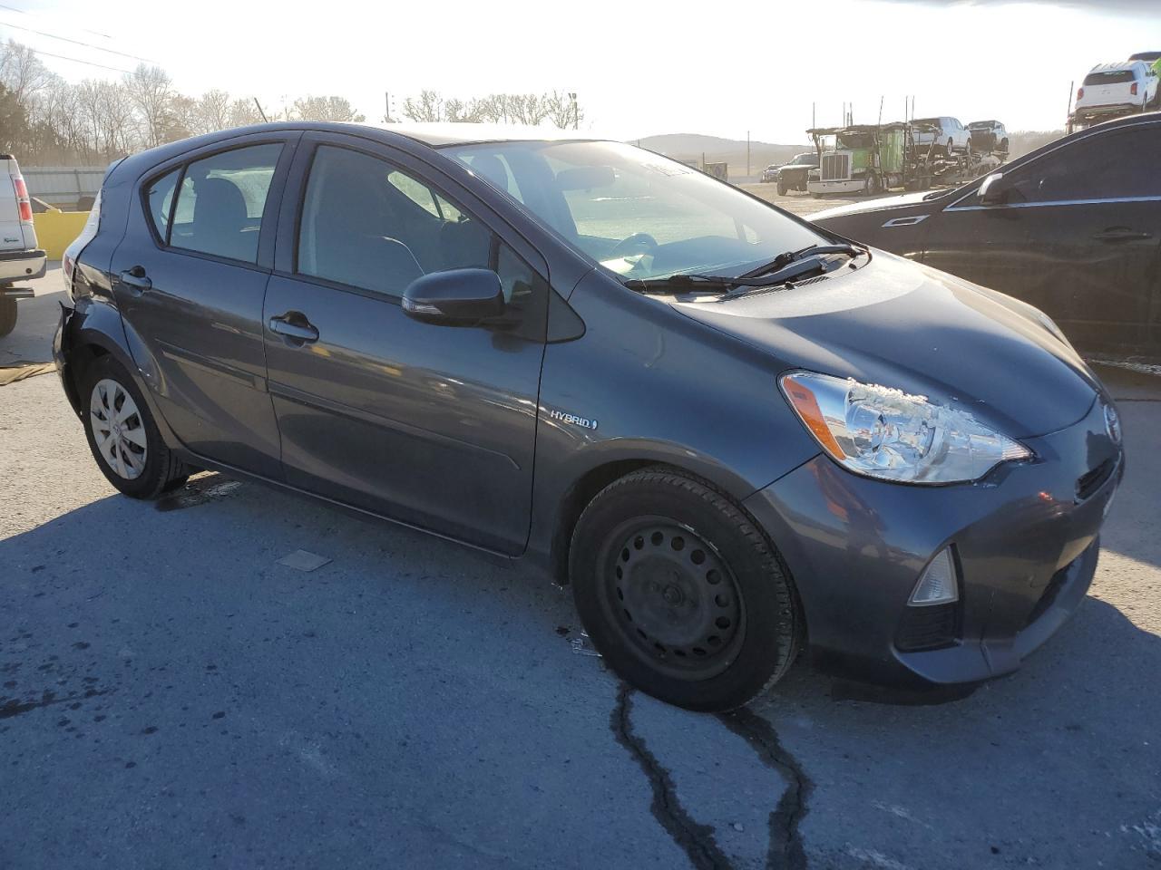 2013 TOYOTA PRIUS C - Image 4