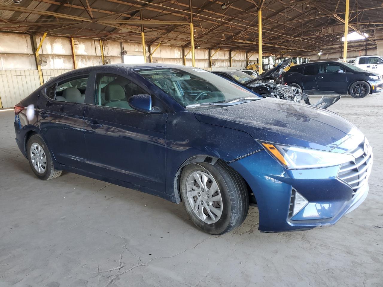 2019 HYUNDAI ELANTRA SE - Image 4