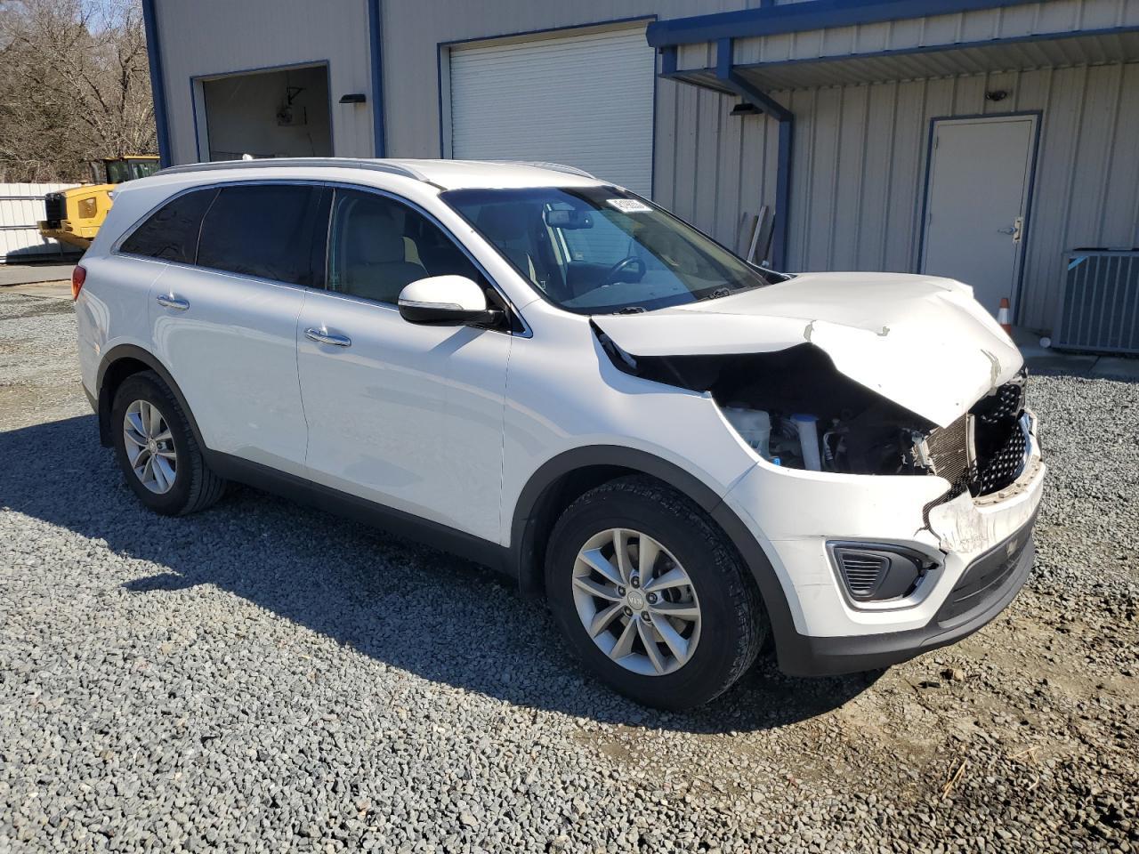 2016 KIA SORENTO LX - Image 4