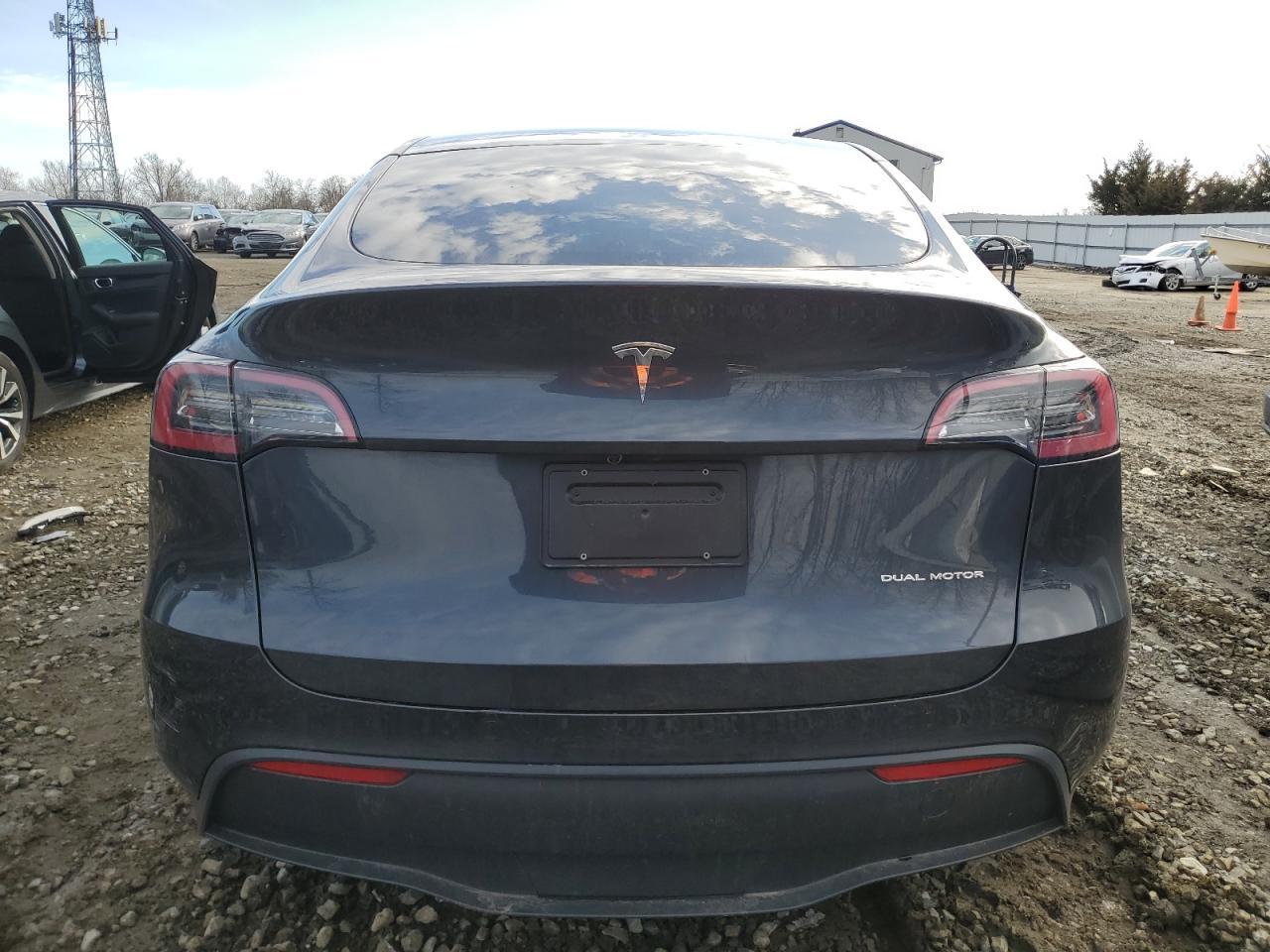 2024 TESLA MODEL Y - Image 6