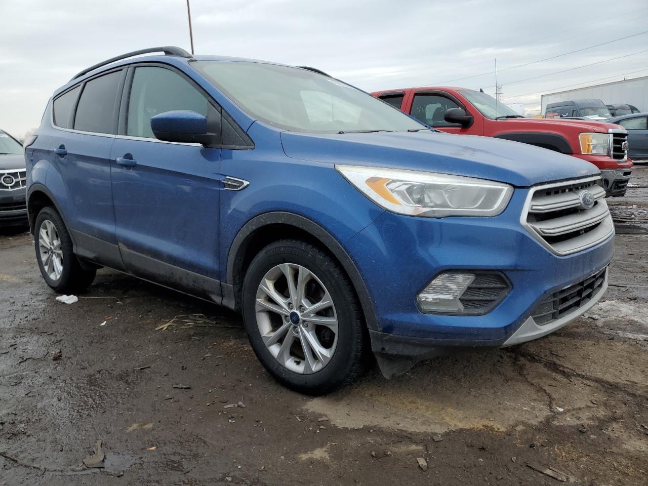 2017 FORD ESCAPE SE - Image 4