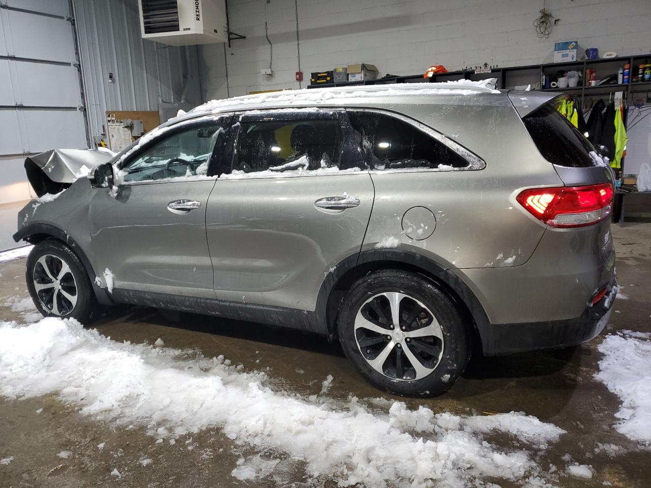 2016 KIA SORENTO EX - Image 2