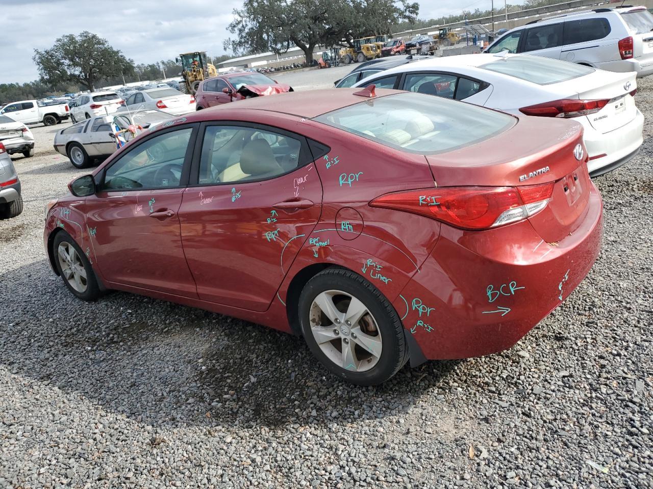 2013 HYUNDAI ELANTRA GL - Image 2