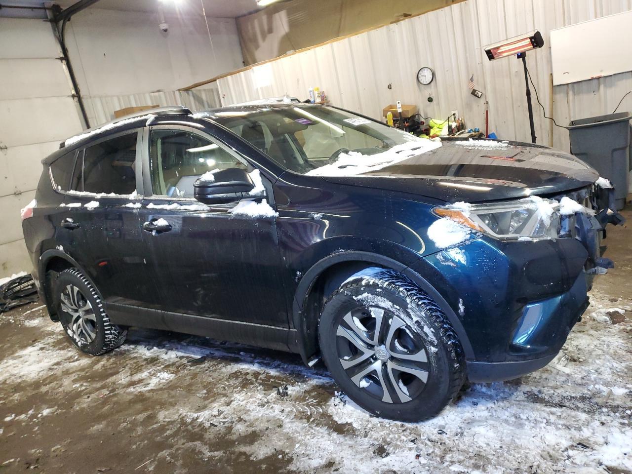 2018 TOYOTA RAV4 LE - Image 4