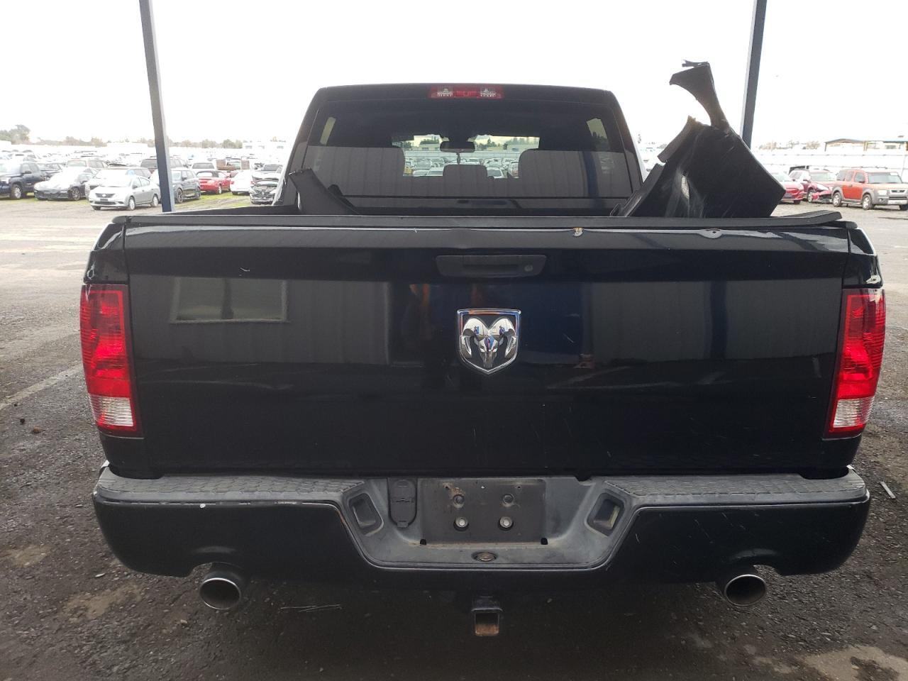 2014 RAM 1500 ST - Image 6