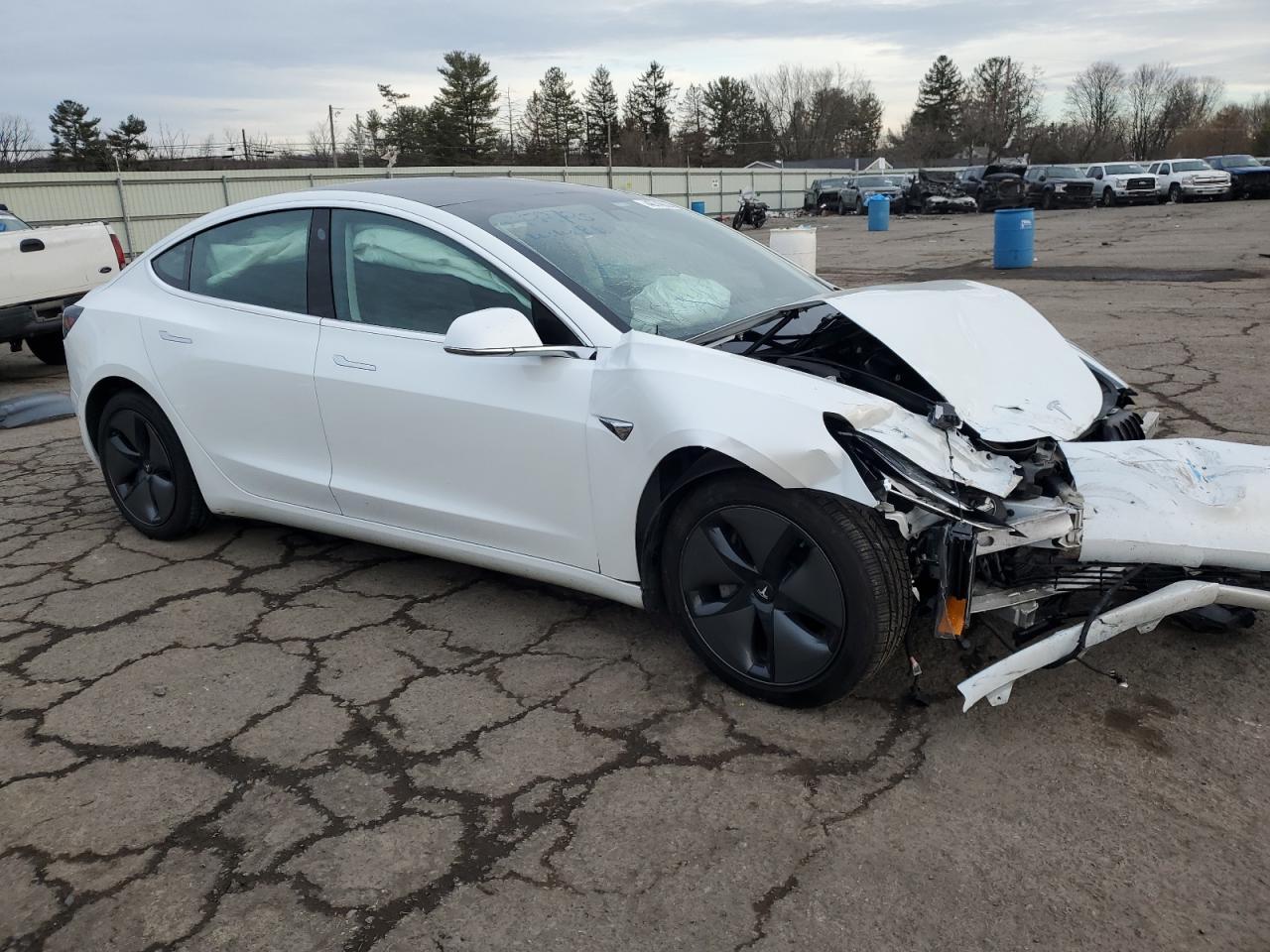 2019 TESLA MODEL 3 - Image 4
