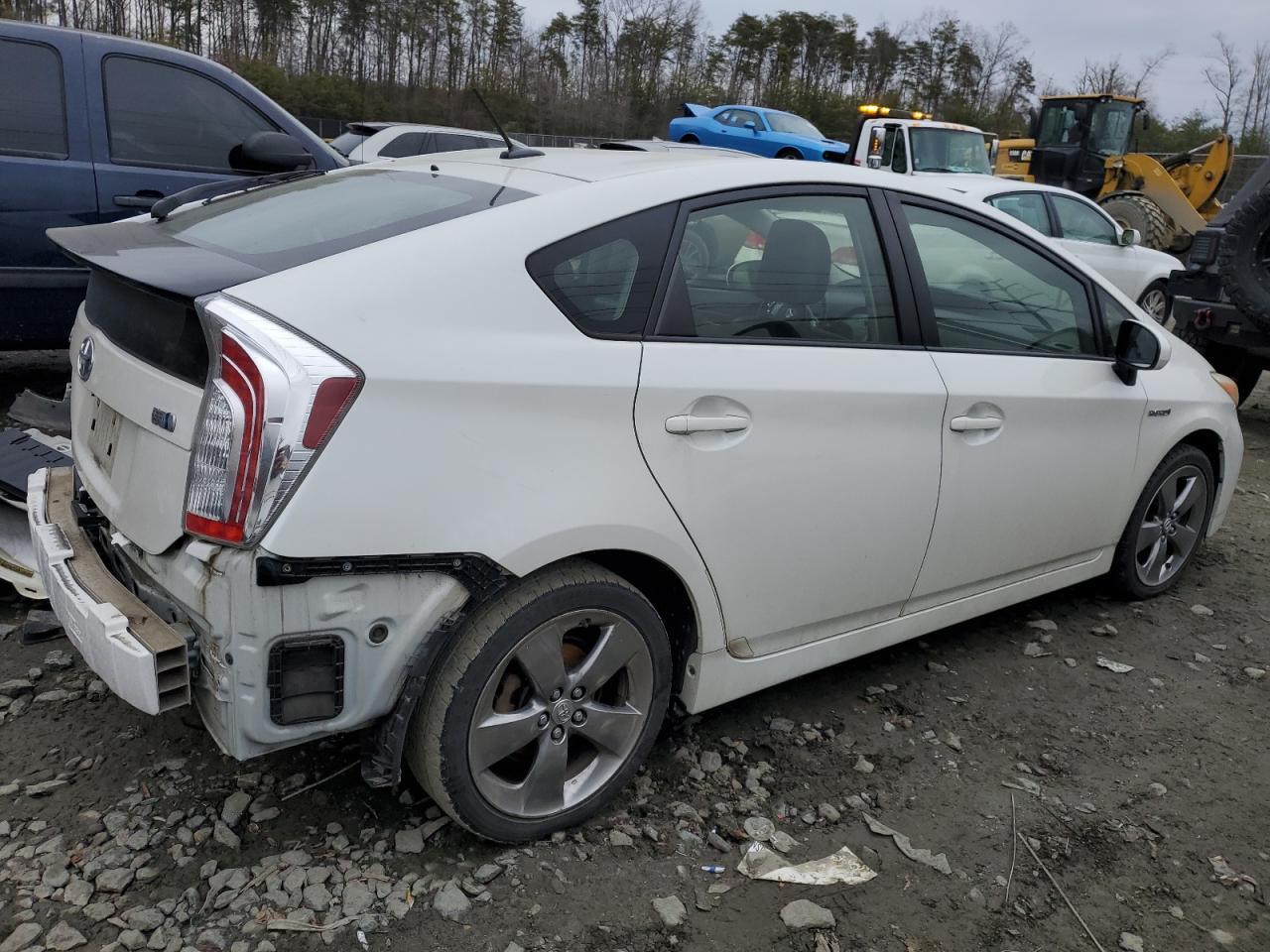 2013 TOYOTA PRIUS - Фото 3