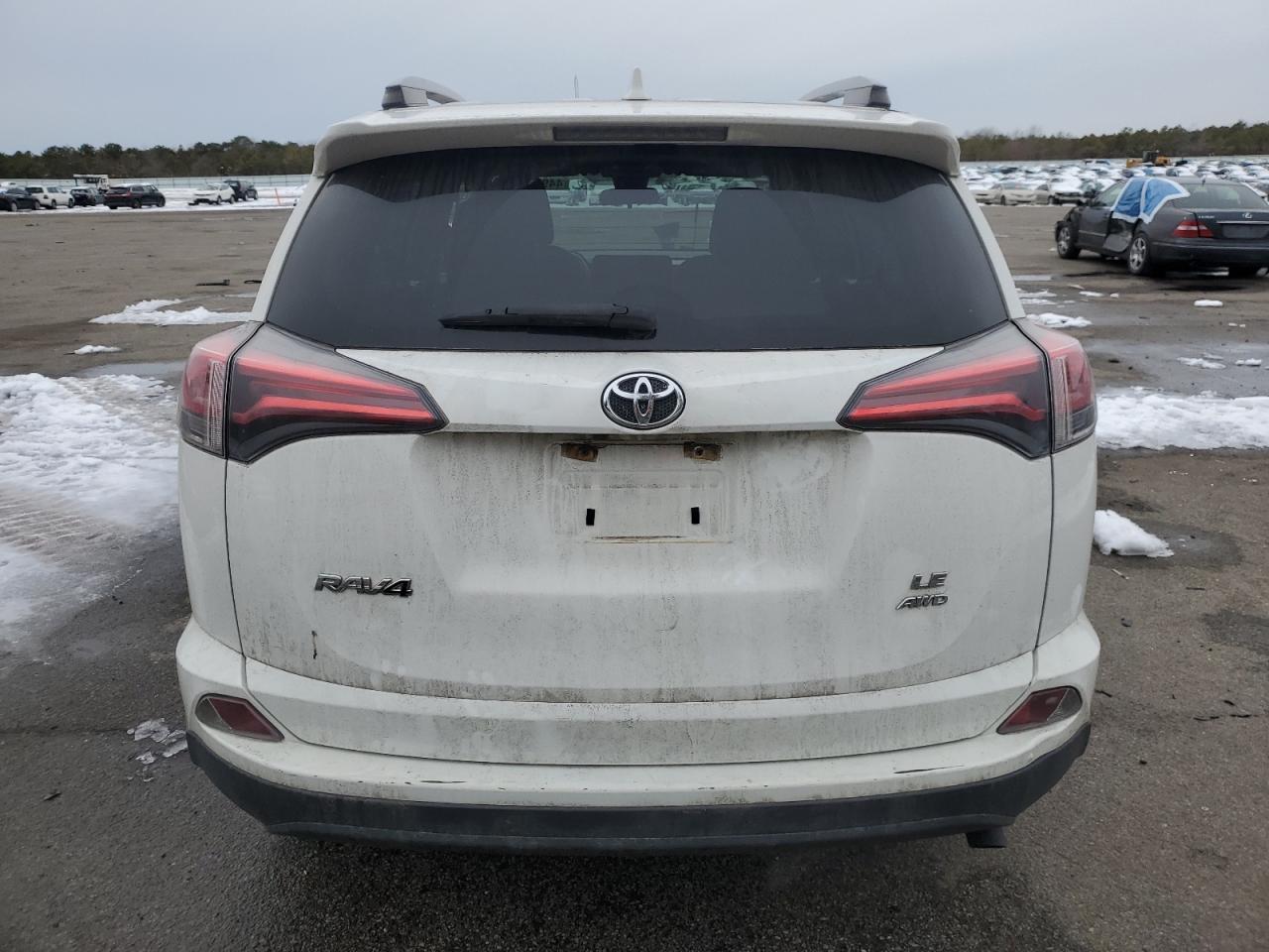 2017 TOYOTA RAV4 LE - Image 6