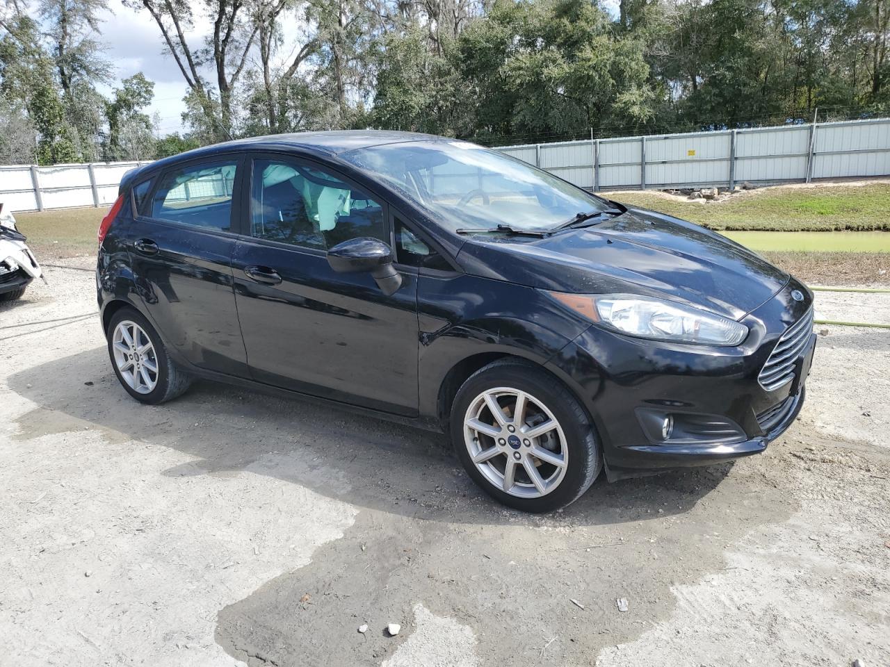 2019 FORD FIESTA SE - Image 4