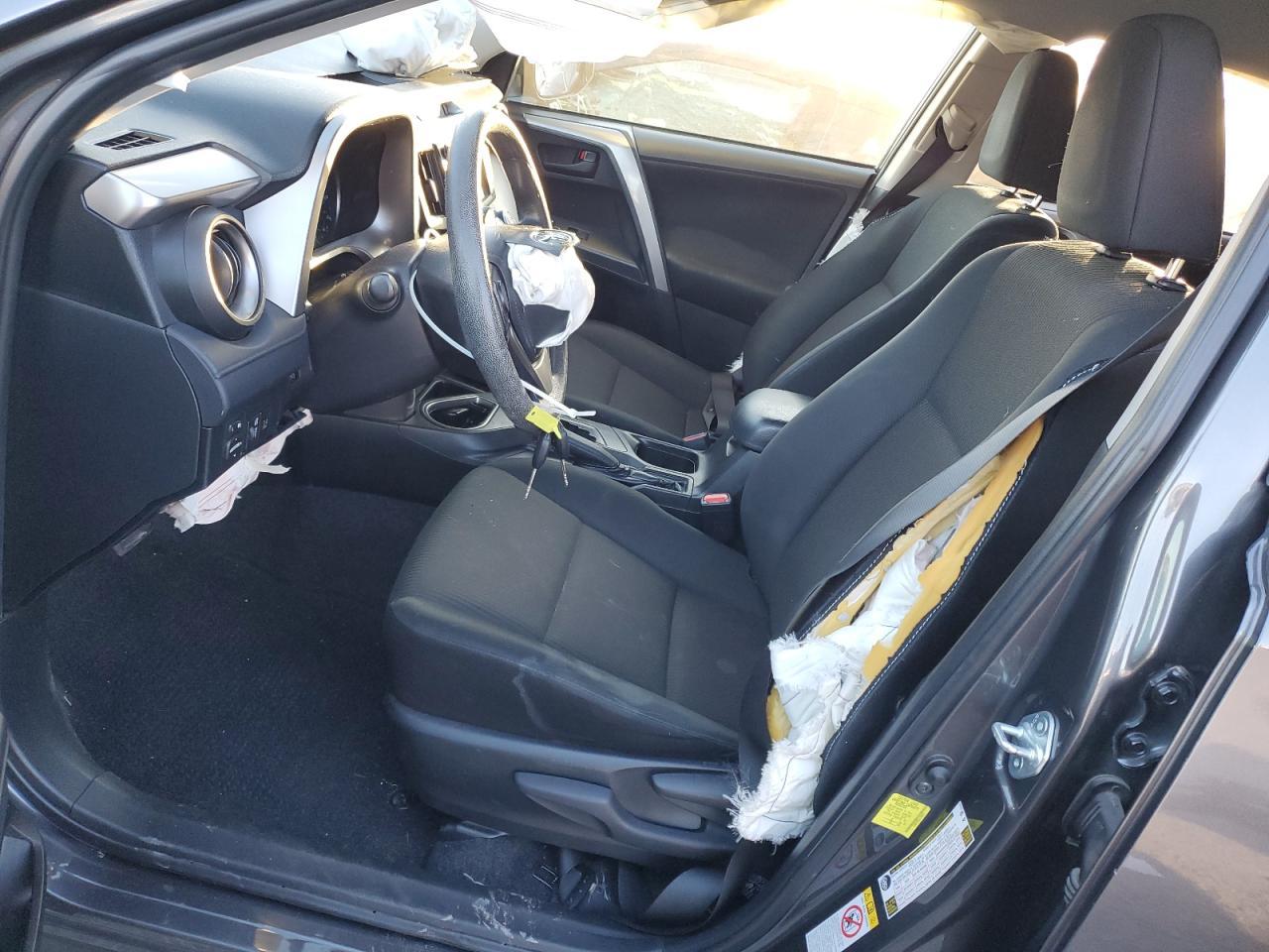 2018 TOYOTA RAV4 LE - Фото 7