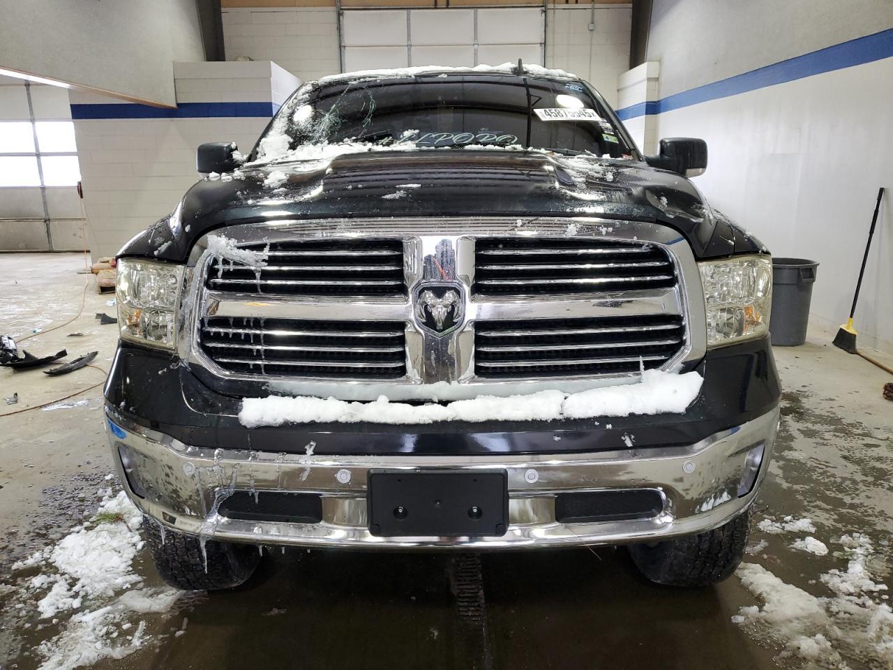 2017 RAM 1500 SLT - Image 5