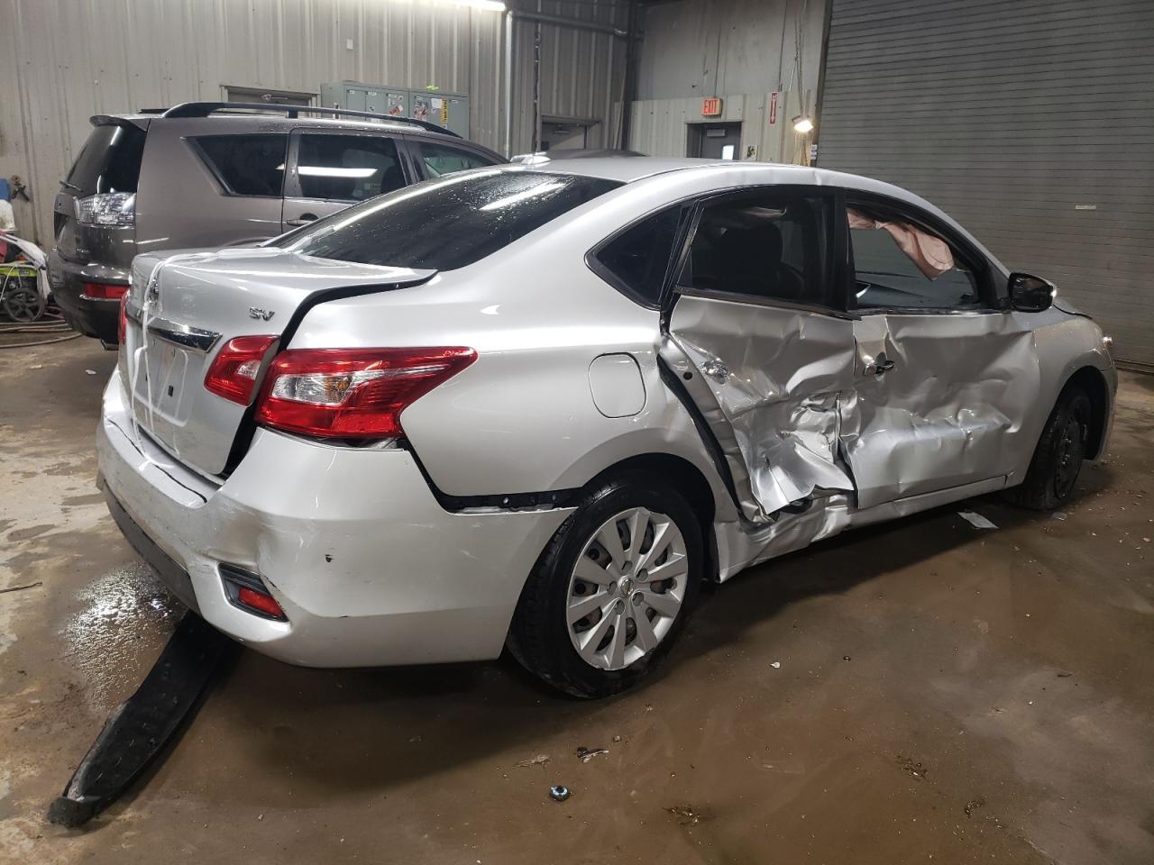 2017 NISSAN SENTRA S - Фото 3